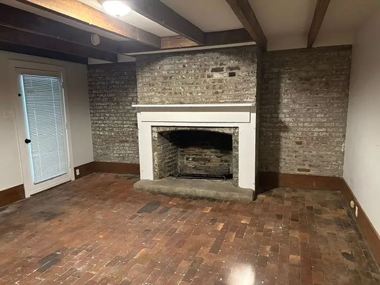 118 E Harris St — Photo 7