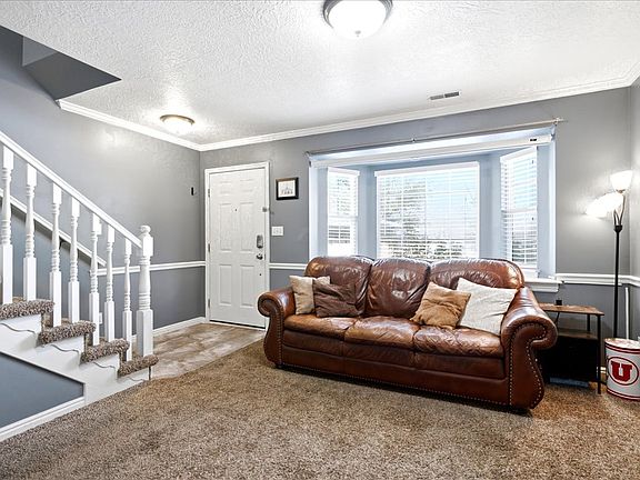 4th image of 1065 Eastgate Dr