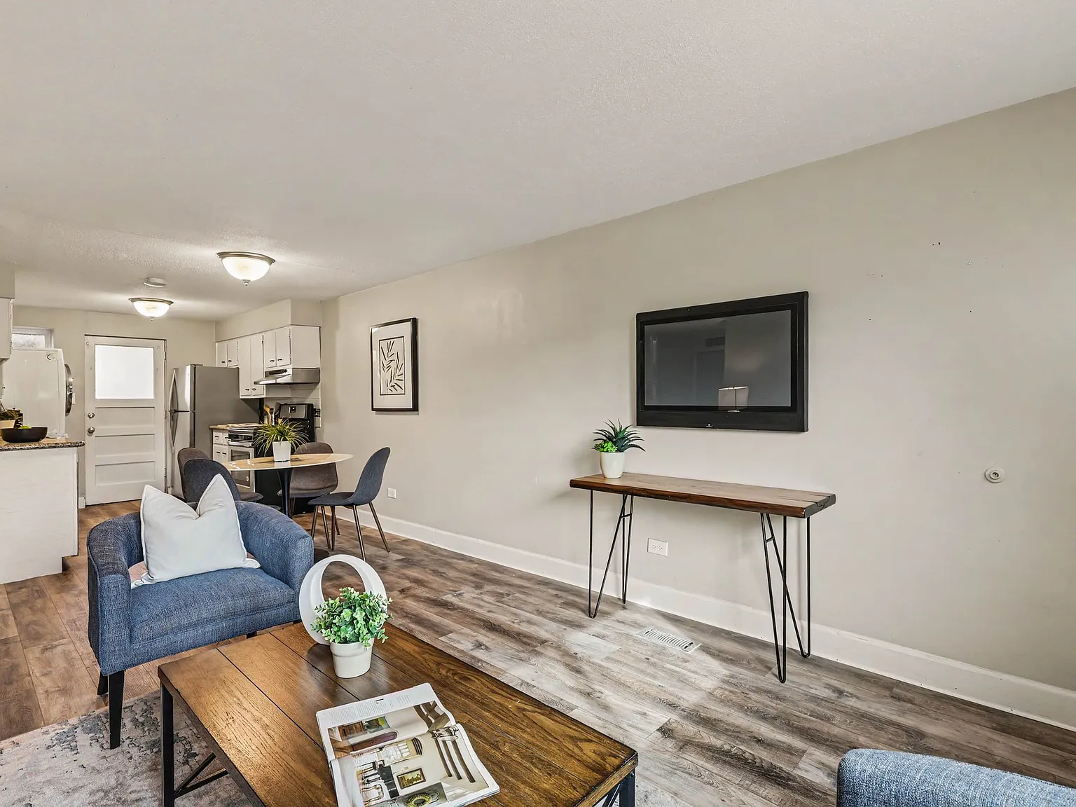 2 bed, 750 sqft, $1,399 — Photo 4