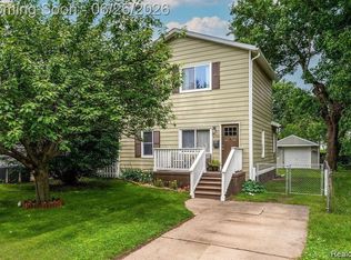 629 Bowers St, Clawson, MI 48017