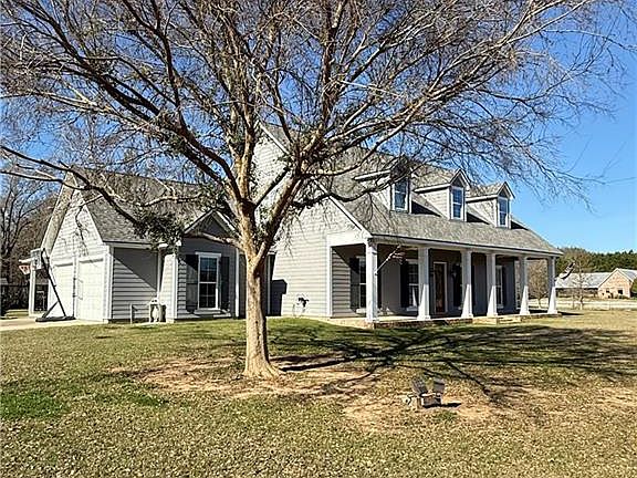 3rd image of 303 Cypress Hills Dr