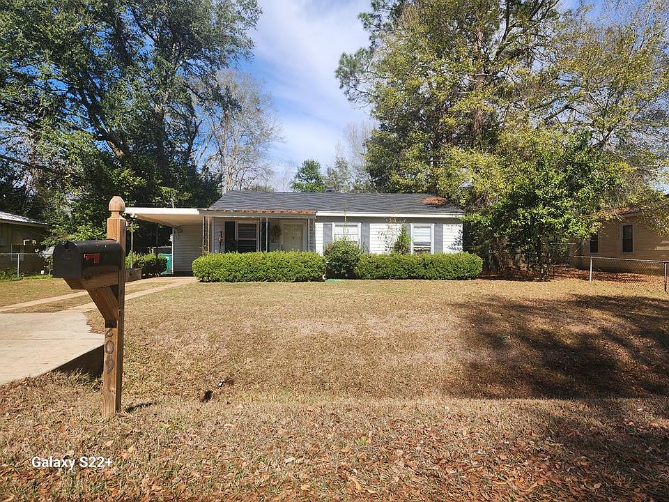 1st image of 209 Moore Ave