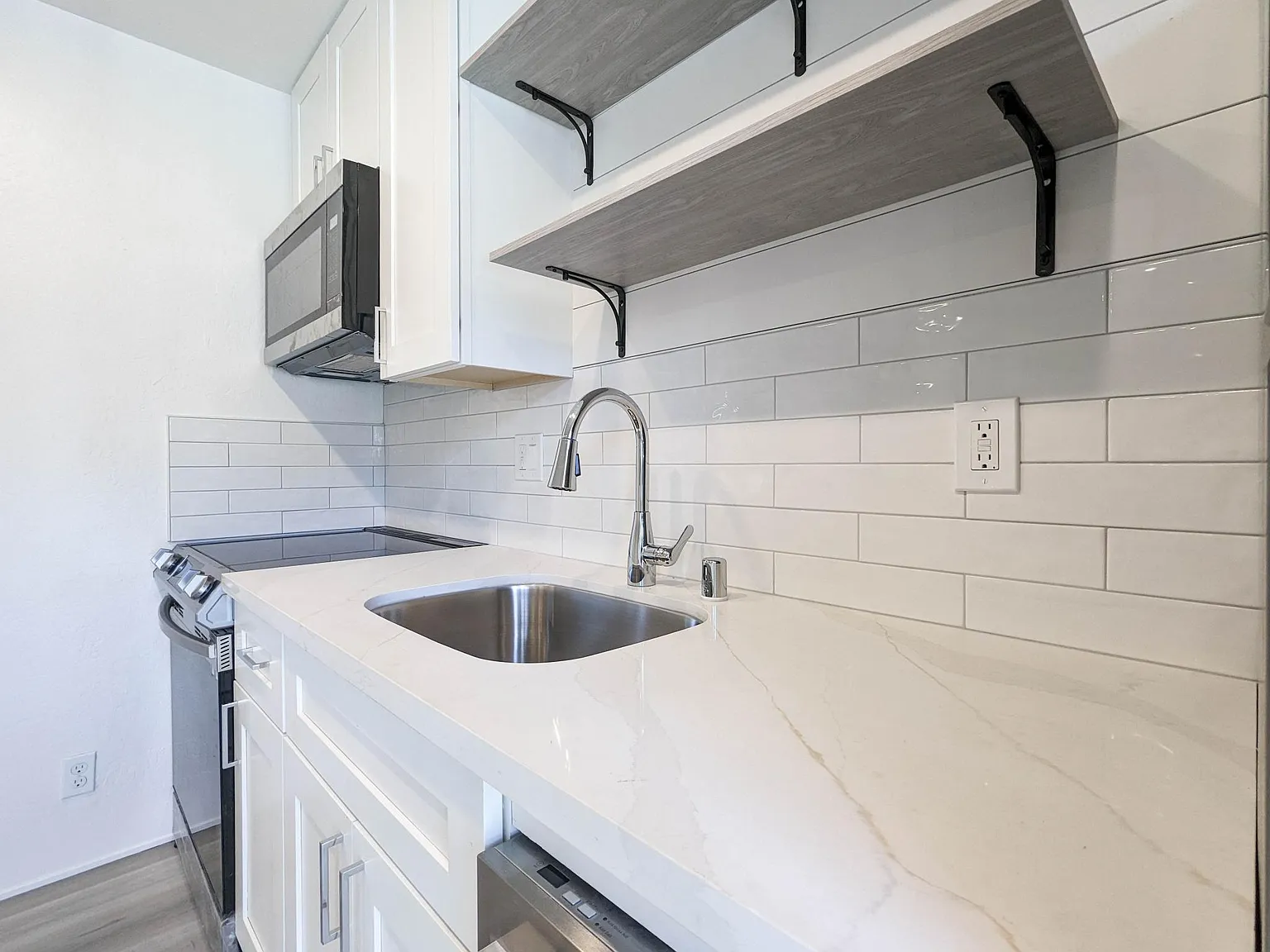 1 bed, $2,800 — Photo 4