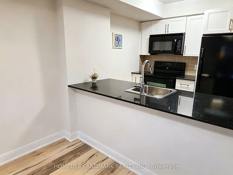 125 Village Green Sq #1111 — Photo 1