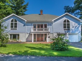 33 E Shore Rd, Mountain Lakes, NJ 07046