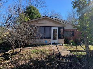 1914 12th Ave, Meridian, MS 39301