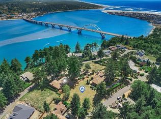 825 NW Highland Cir, Waldport, OR 97394