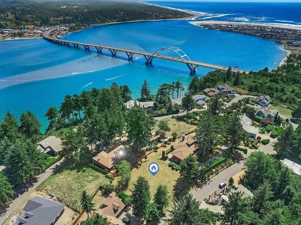 825 NW Highland Cir, Waldport, OR 97394