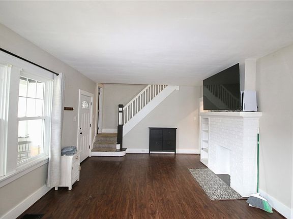 4th image of 225 Harrison Ave