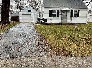904 Merrill Ave, Loves Park, IL 61111