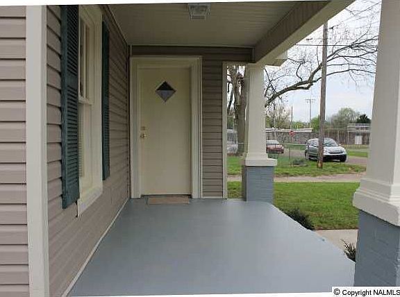 2nd image of 506 Schiffman St NE