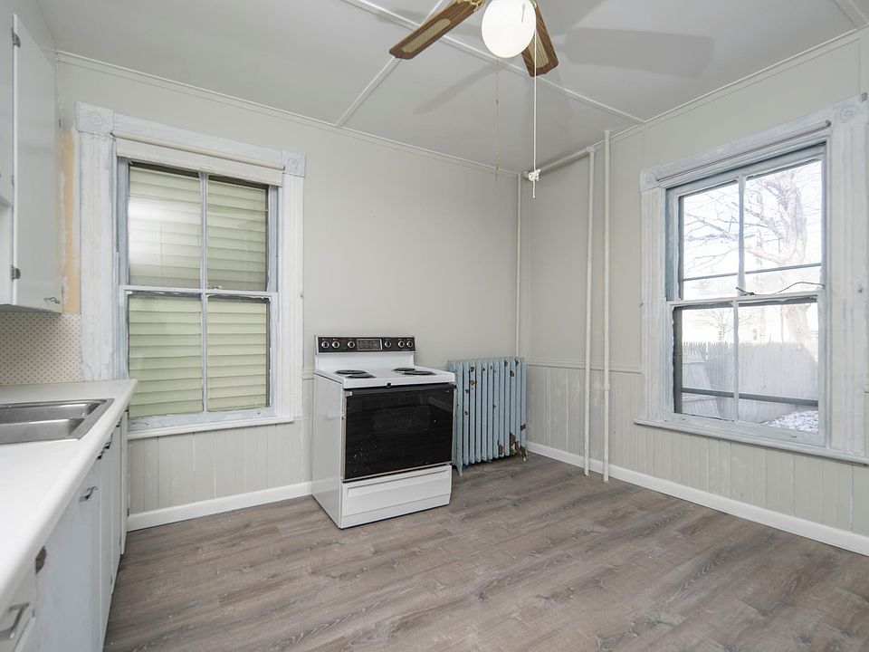 159 Hoosick St APT 1R, Troy, NY 12180 Zillow