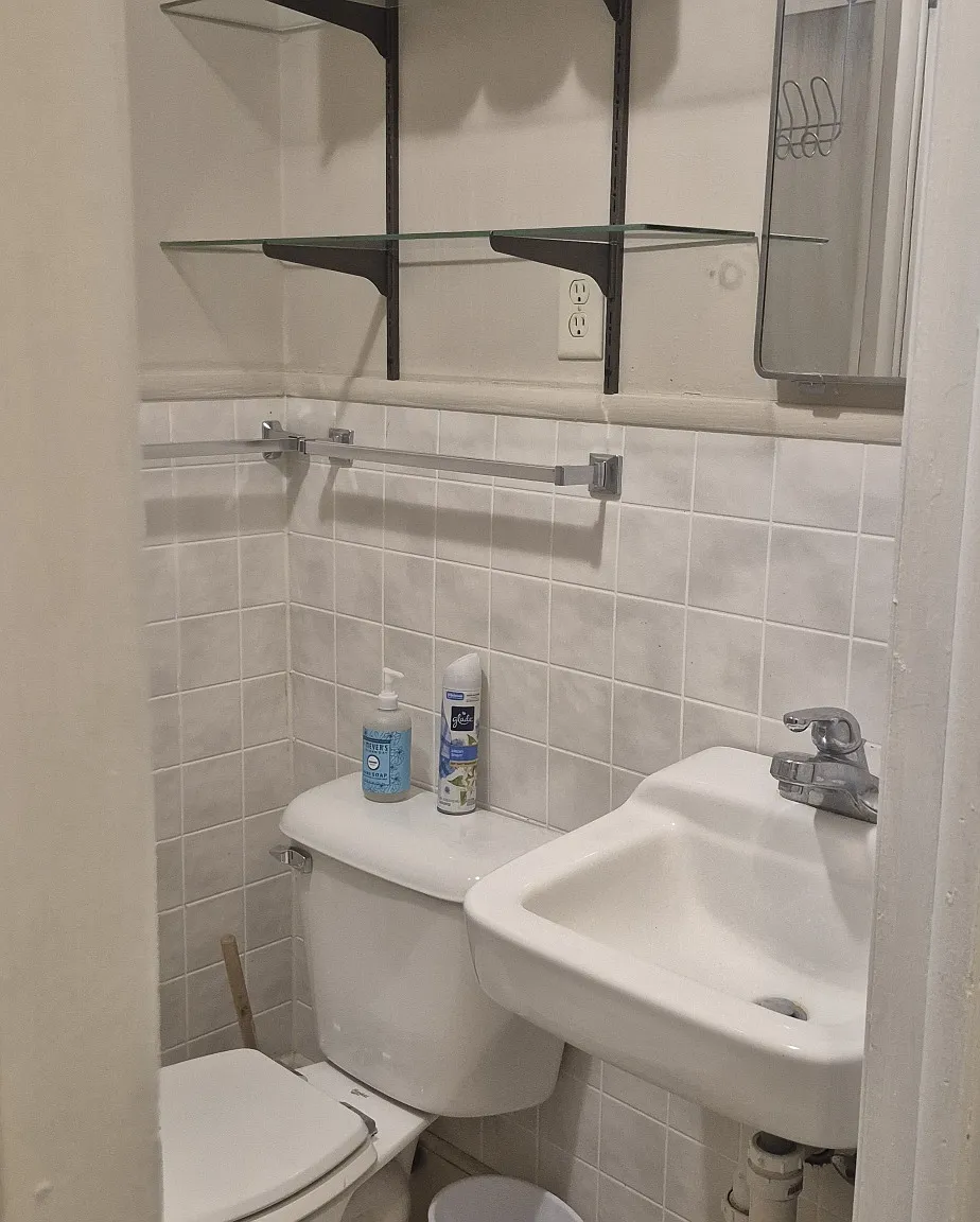 146 South Central Avenue - B — Photo 4