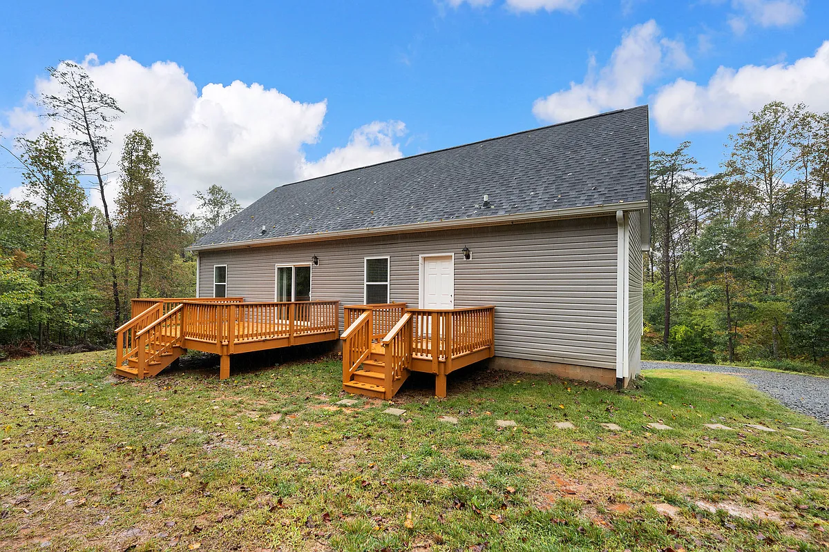 Building Photo - 790 Ennis Mountain Rd
