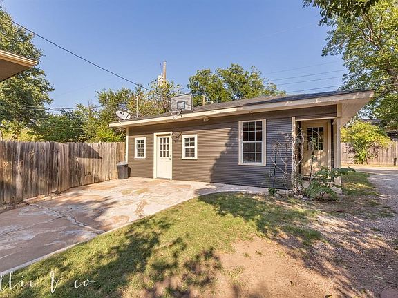 3rd image of 601 Sayles Blvd