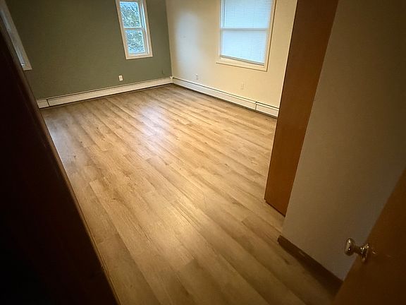 Hallway entrance to Master Bed