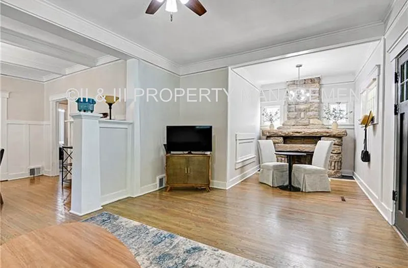 3 bed, 1.5 bath, 1867 sqft, $2,850 — Photo 4