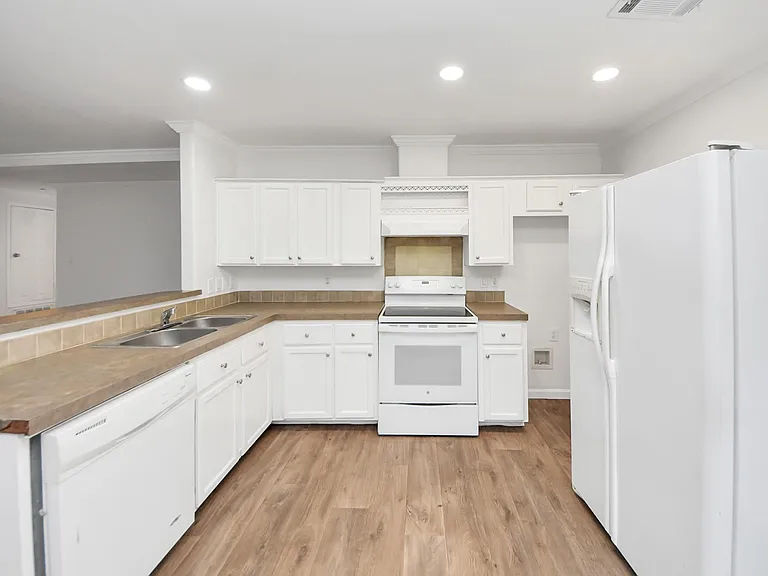 6526 Carver Rd #A — Photo 11