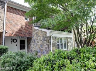 1004 Moorefield Hill Pl SW, Vienna, VA 22180