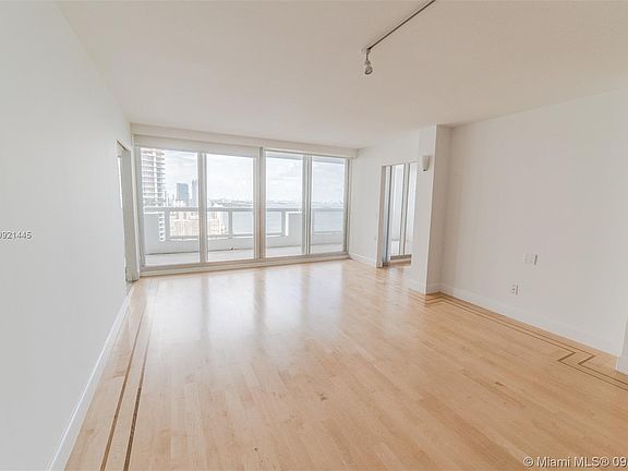 4th image of 1717 N Bayshore Dr #A-3647