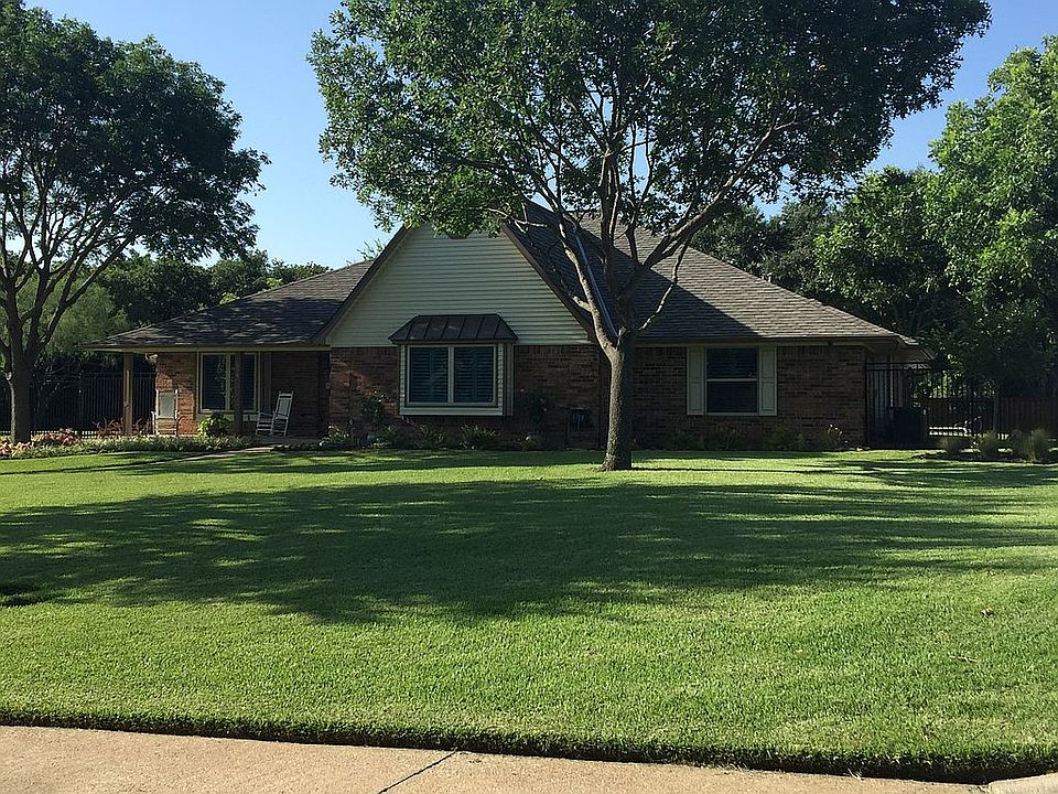1st image of 1098 Holly Ln