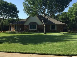 1098 Holly Ln, Lewisville, TX 75067