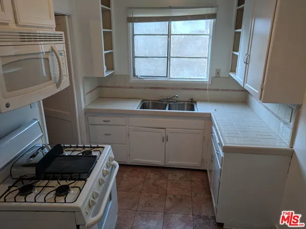 4072 Hillcrest Dr APT A, Los Angeles, CA 90008