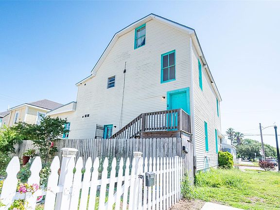 4th image of 1002 Sealy St