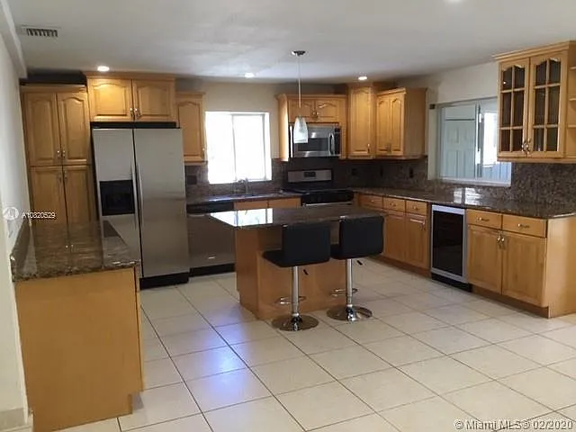 1961 SW 33rd Ave — Photo 3