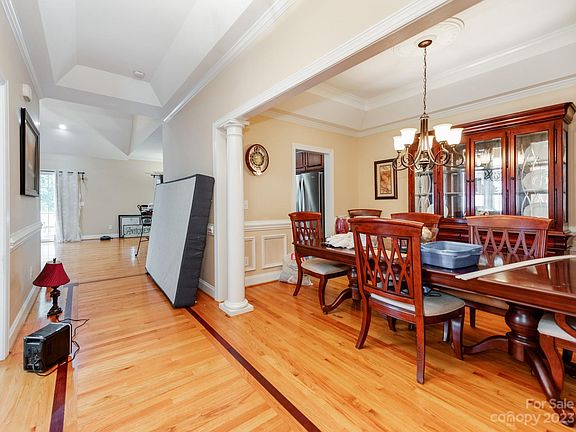 4th image of 2721 Firethorn Ct
