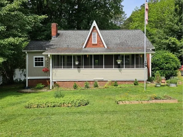 1415 Pickens Hwy, Walhalla, SC 29691