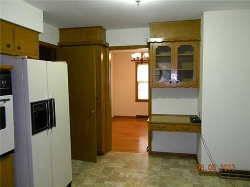 5th image of 11121 W 72nd Ter
