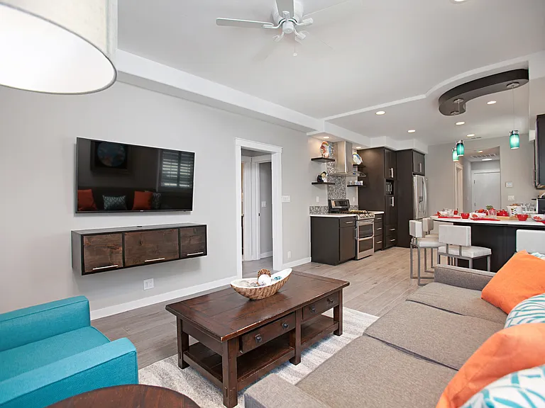 819 Dover Ct #1 — Photo 5