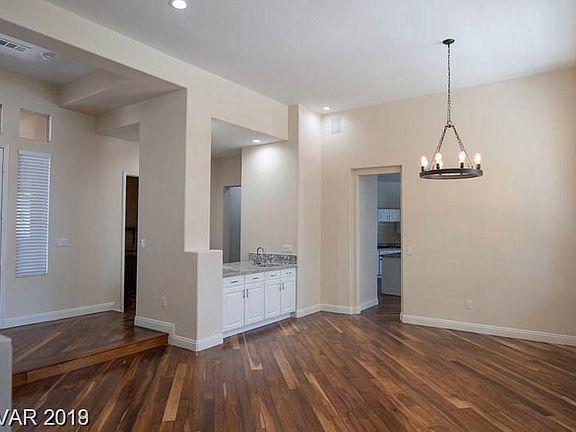 3rd image of 3804 Ginger Creek St