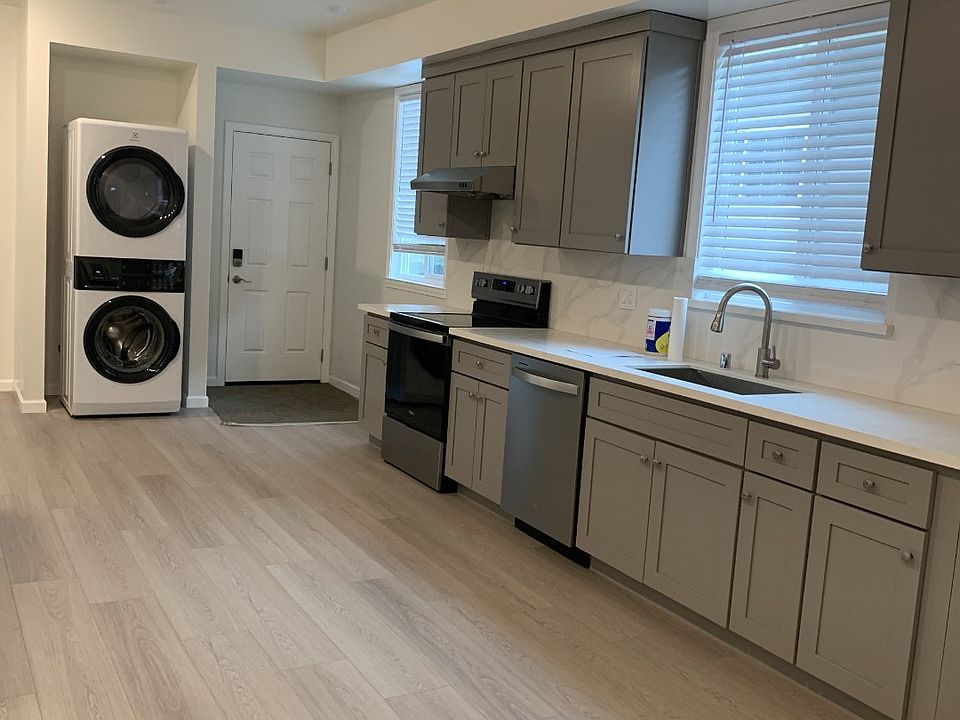 1st image of 447 36th St #B