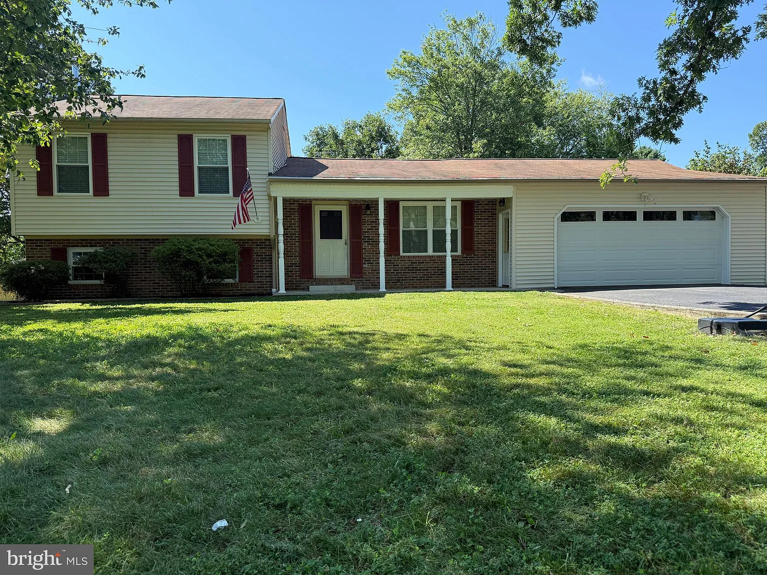 3 bed, 1080 sqft, $2,600 — Photo 2