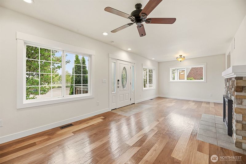 5th image of 2309 State Street