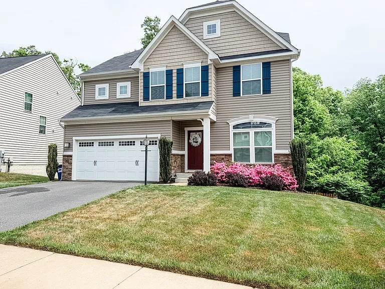 53 Taylors Hill Way — Photo 2