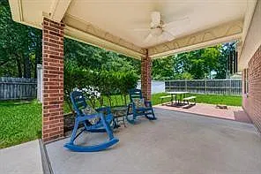 3 bed, 2.0 bath, 1994 sqft, $2,200 — Photo 3