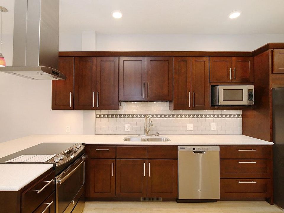 1st image of 314 Lexington Ave NW #1