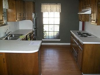 3rd image of 1710 Southampton Dr