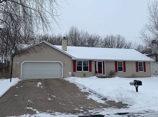 1090 Southfield Dr, Menasha, WI 54952