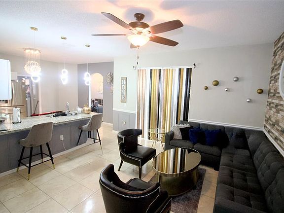 4th image of 302 Ferrara Ct