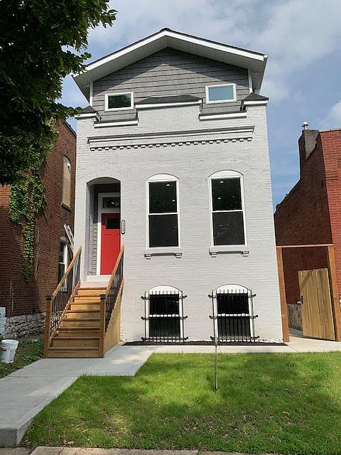 2nd image of 2320 Michigan Ave