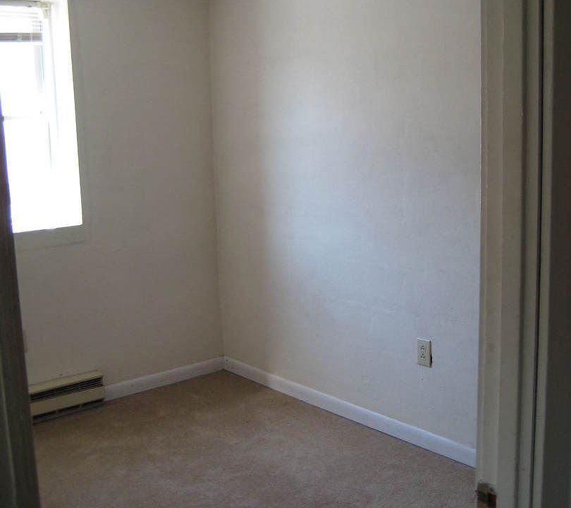 2nd image of 330 Mulberry St APT 3d