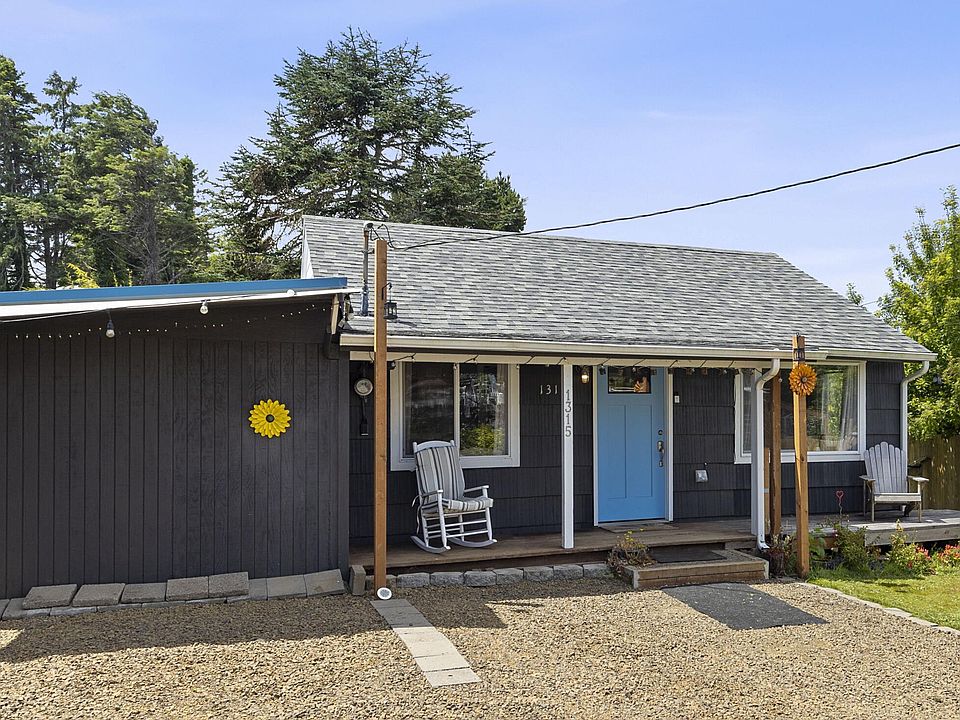 1st image of 1315 SE Oar Ave