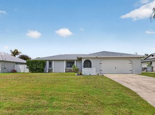 825 SE Starflower Ave, Port Saint Lucie, FL 34983