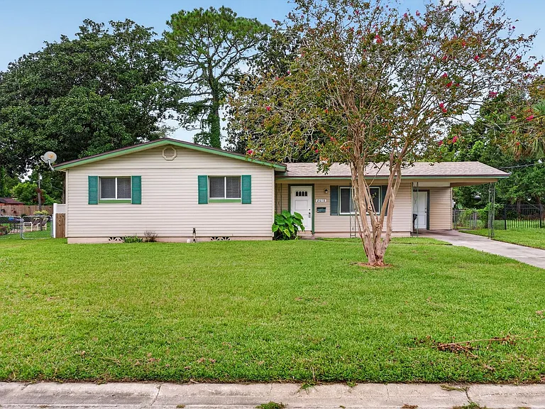 2618 Arlex Dr E — Photo 1