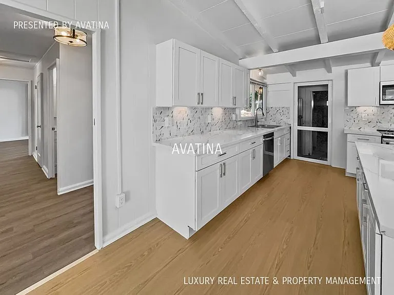 596 Iana St — Photo 4