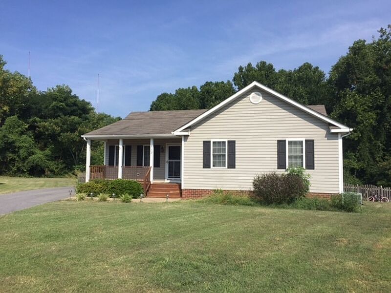 1st image of 312 Lake Crest Ct
